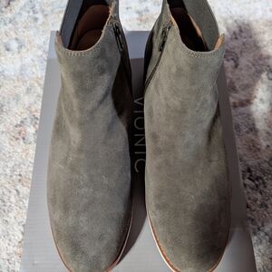 Vionic Green Suede Brionie Booties with Side Zip